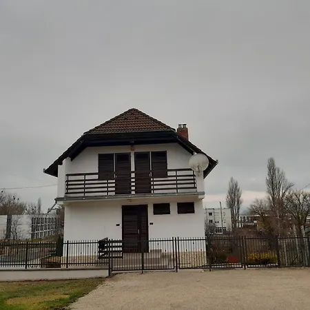 Balatonberenyi Vendeghaz * Balatonberény