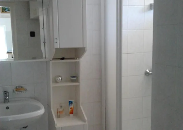 Balatonberenyi Vendeghaz * Balatonberény